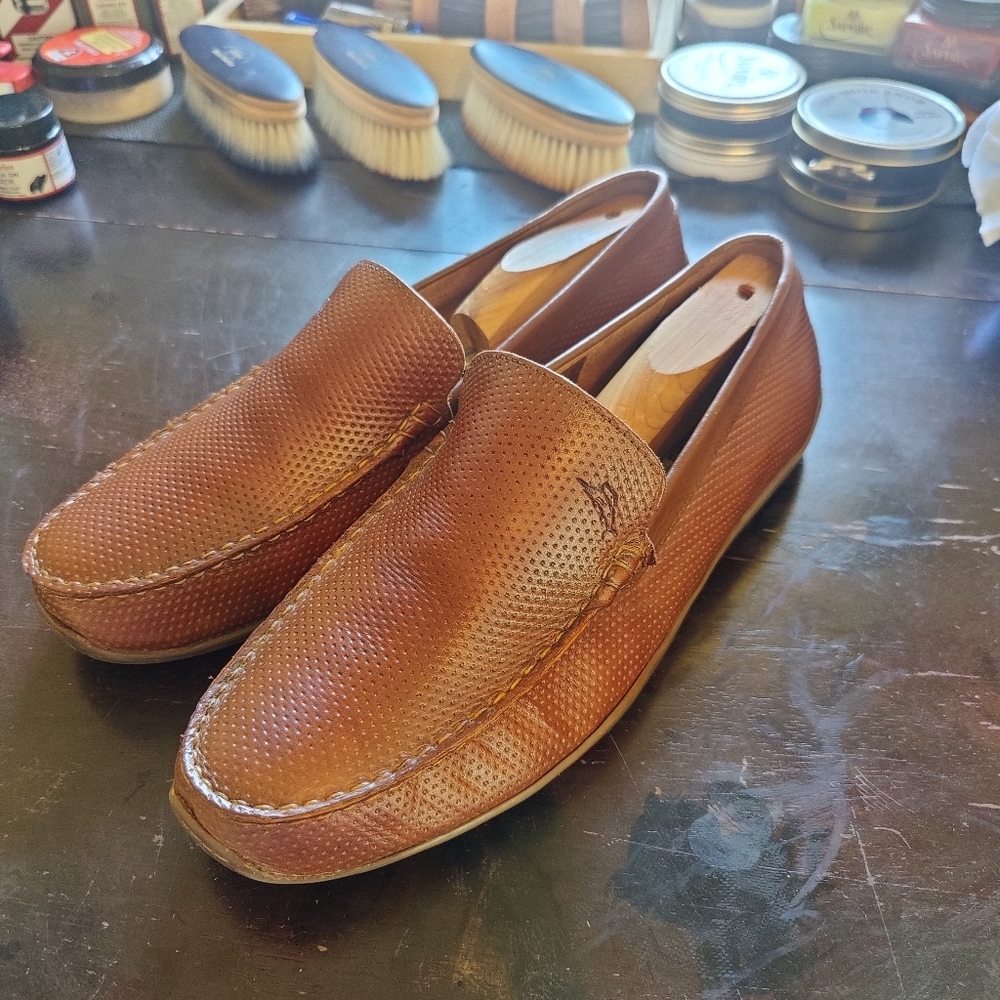 Tommy Bahama tan slip on loafers 11
